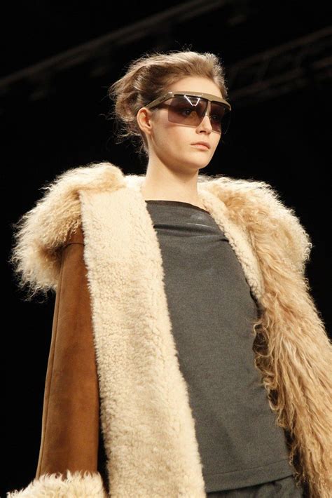 fendi fall 2011 ready-to-wear fashion show